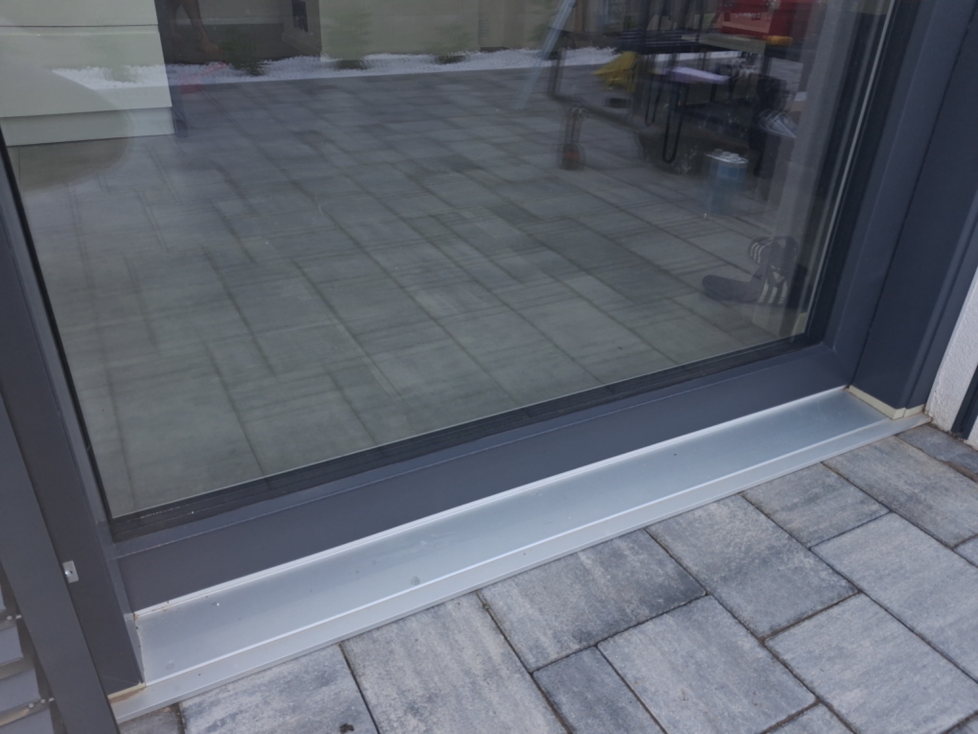 Oprava olupujúcej sa fólie